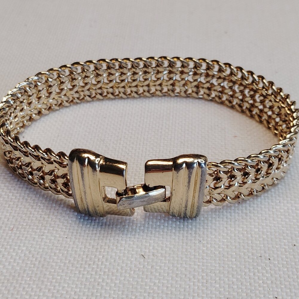Vintage Signed Monet Gold Tone Woven Chain Bracelet 8" Fold Over Clasp